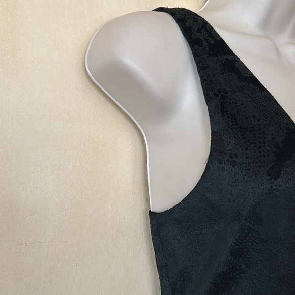 Alice + Olivia black brocade with peplum cocktail dress size 8 - Picture 8 of 16